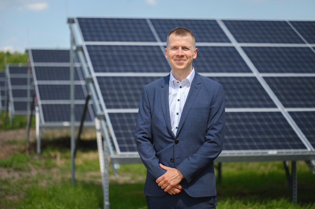 Elenger iedarbina pirmo elektroenerģiju uzkrājošo bateriju&nbsp;sistēmu